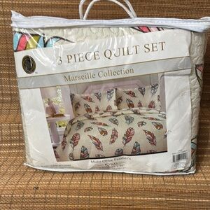 Marseille Multi-Color 3 piece Feather Quilt Set
Size King